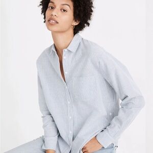 Madewell Button-down Shirt Boyfriend. Women’s medium. Pin strip blue.